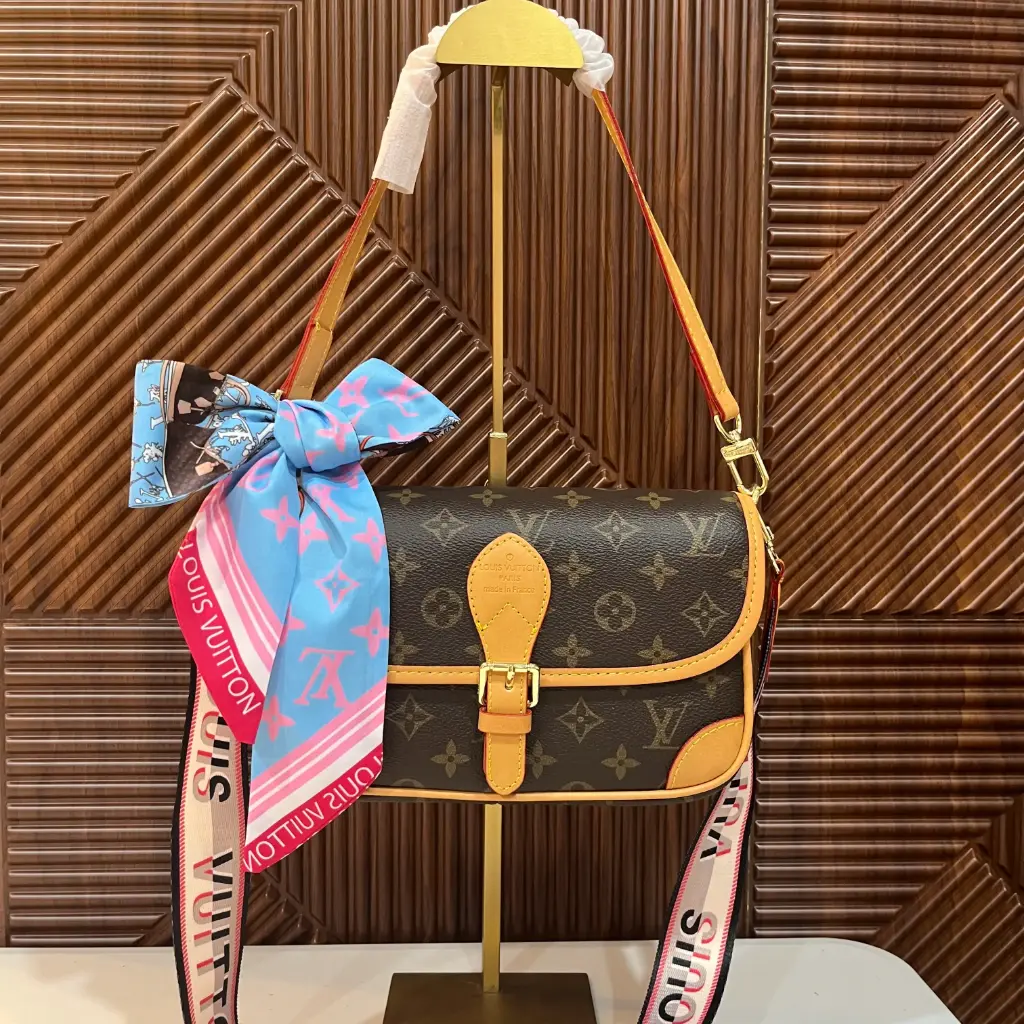 LV Bolsa Shoulder Cartesiere Café