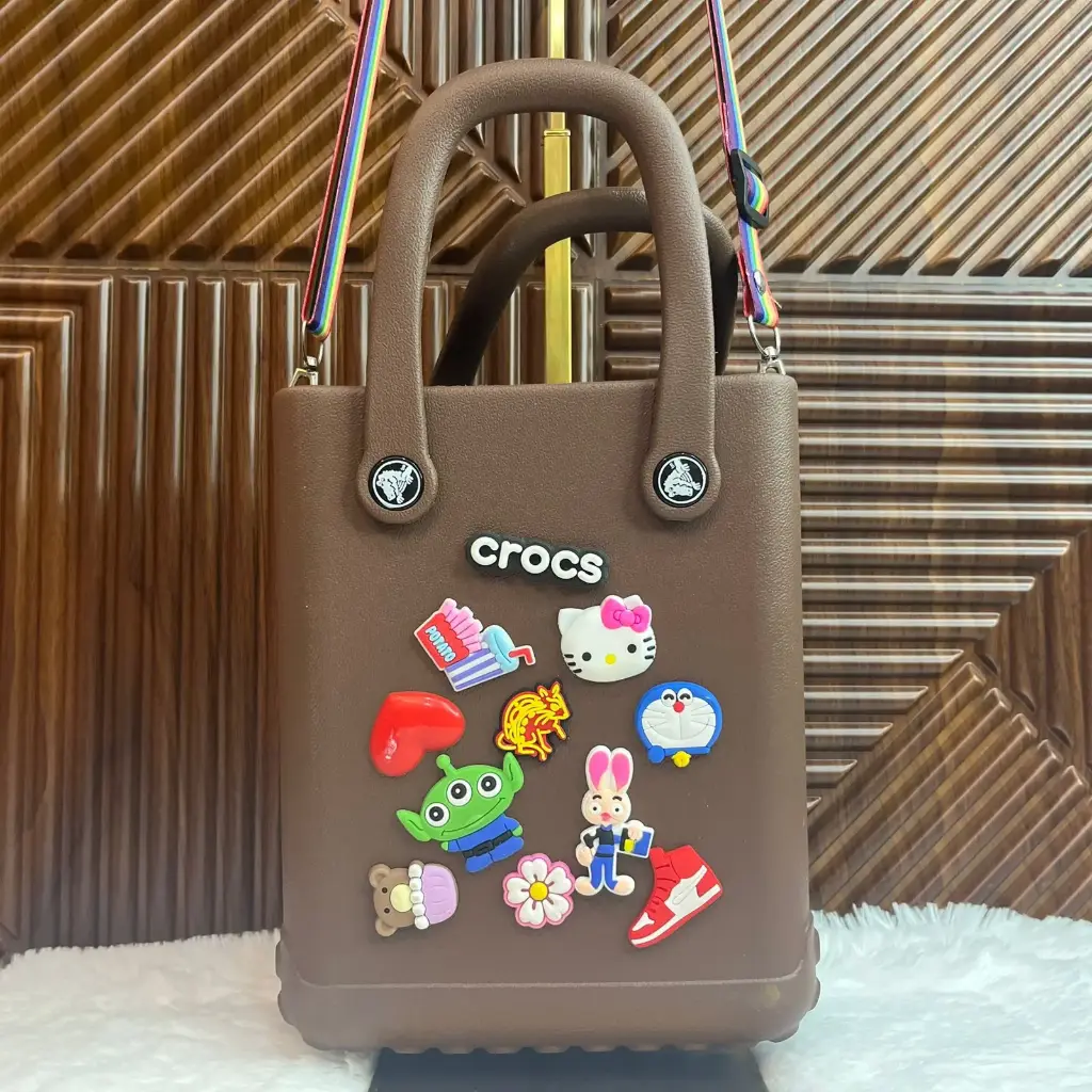 CROCS Bolsa Mini Jibbits Café