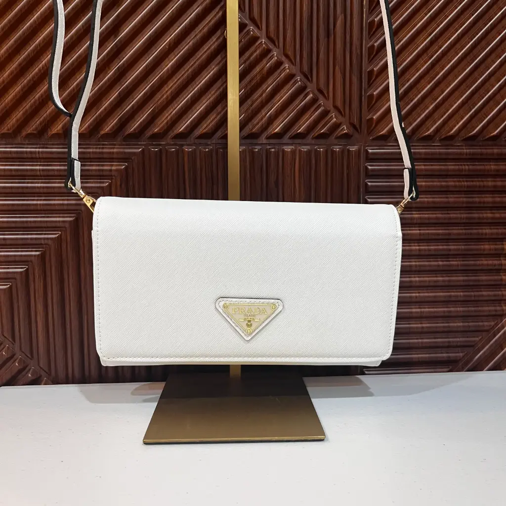 PRADA Bolsa Envelope Blanca