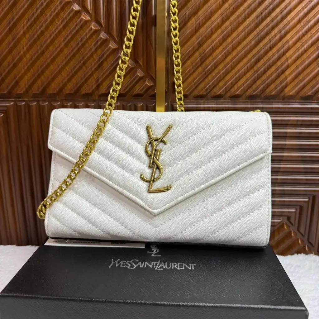 YSL Bolsa Envelope Crossbody Blanca c/Dorado