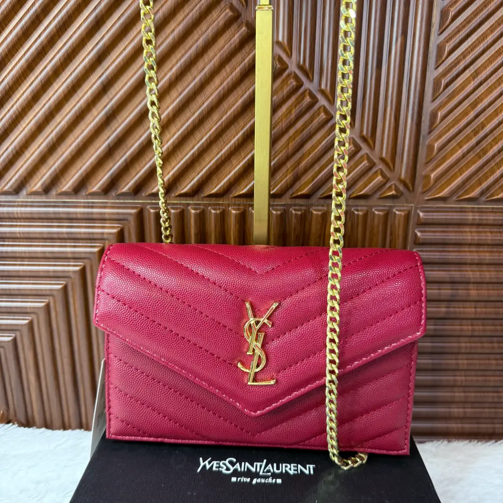YSL Bolsa Envelope Crossbody Chica Roja c/Dorado