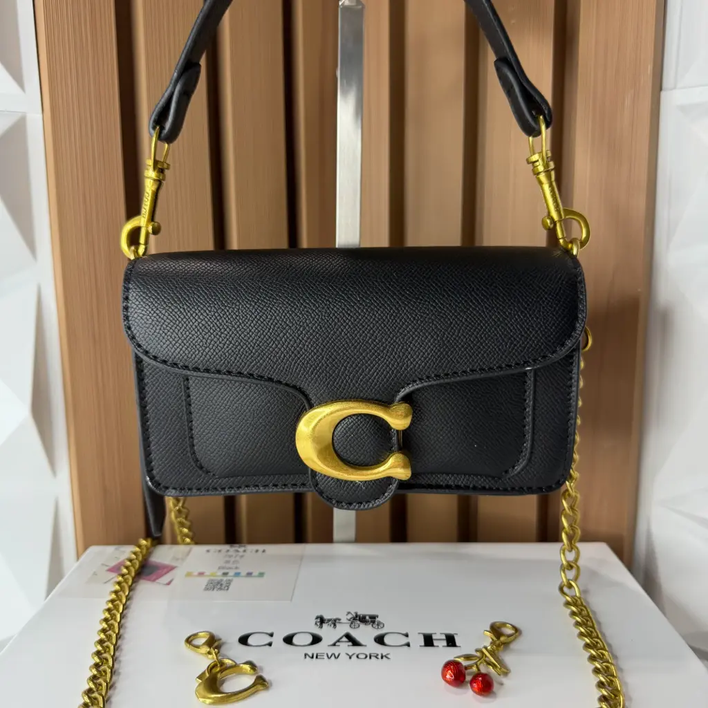 COACH Bolsa Mini Tabby Negra c/Charms