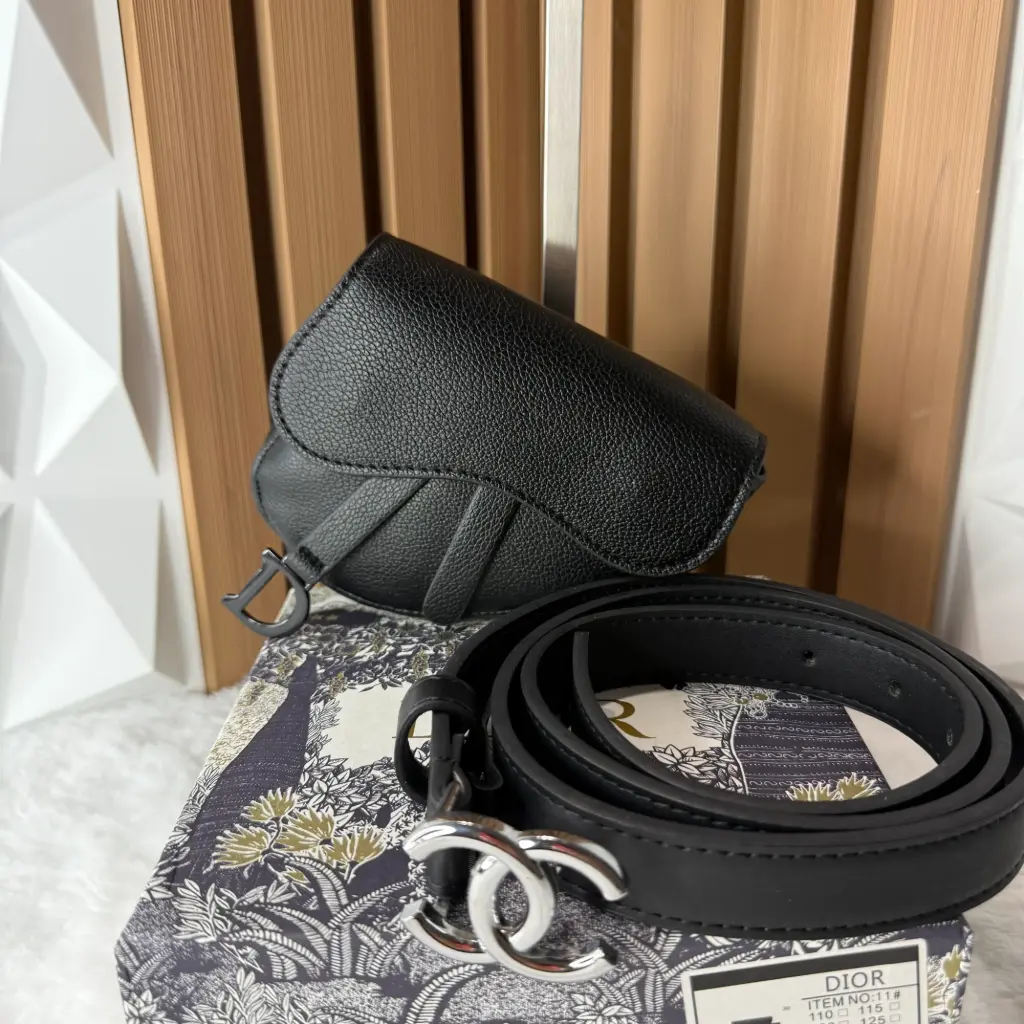 CHRISTIAN DIOR Bolso Cinturón Saddle Negro
