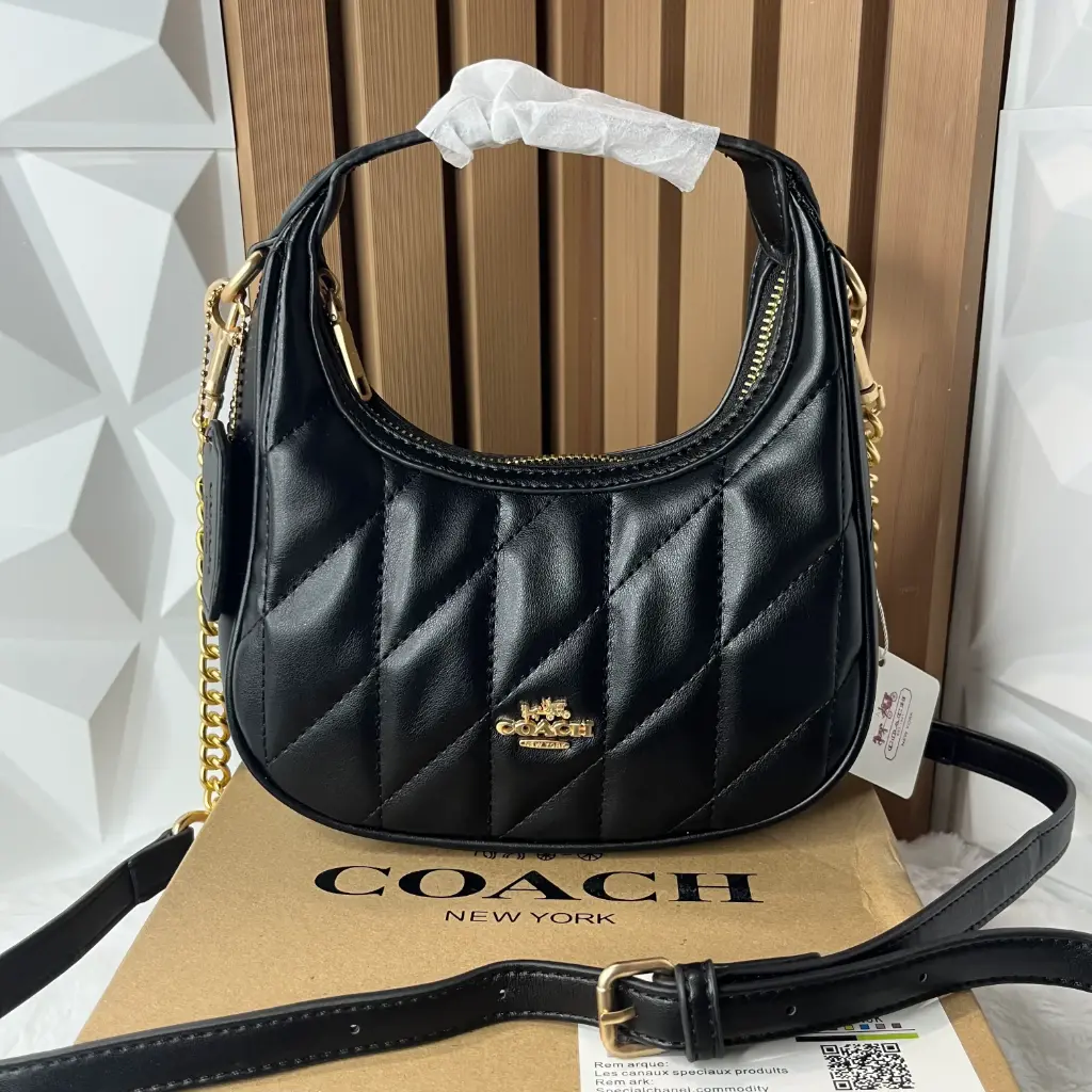 COACH Bolsa Carmen Acolchonada Negra
