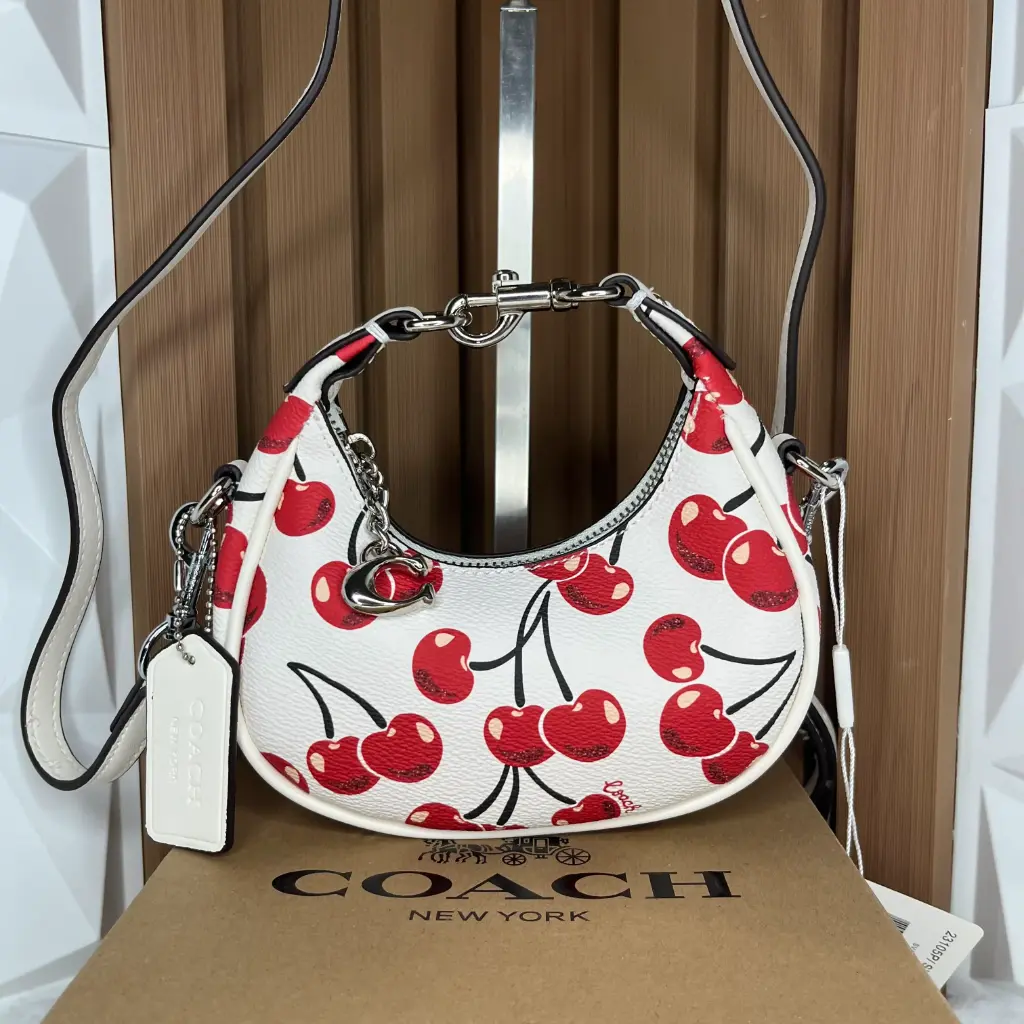 COACH Bolsa Mini Jonie Cerezas Blanca