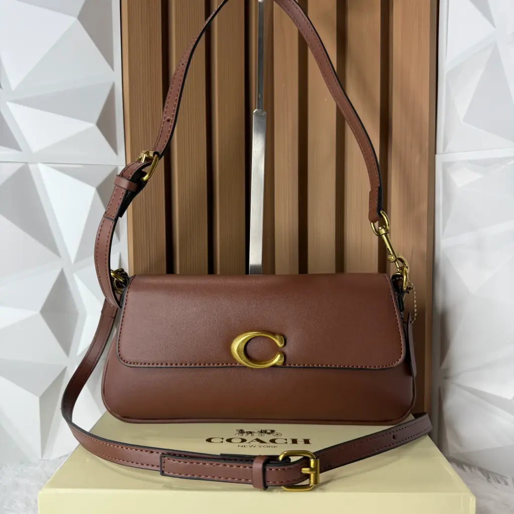 COACH Bolsa Jet de Hombro Café 