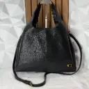 COACH Bolsa Grande Shoulder Lana Negra