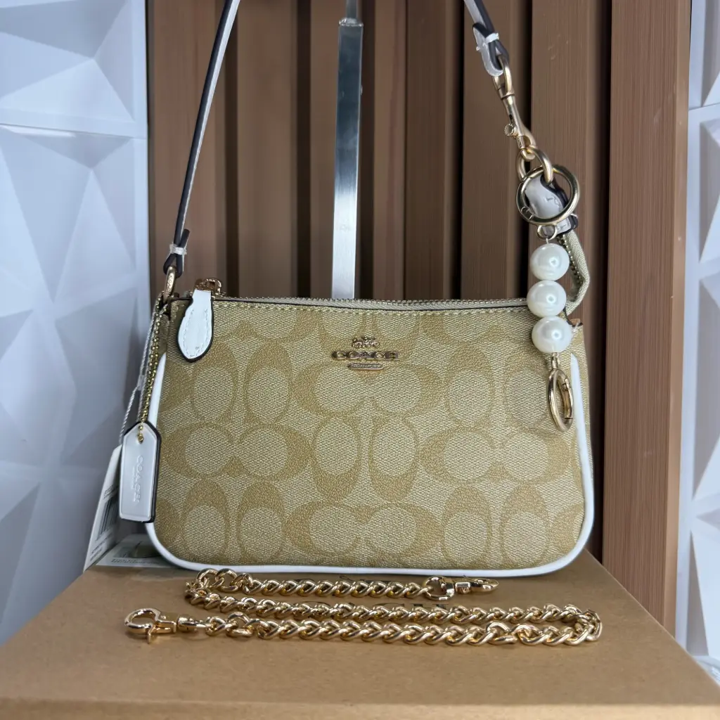 COACH Bolsa Nolita Beige Holograma c/llavero colgante