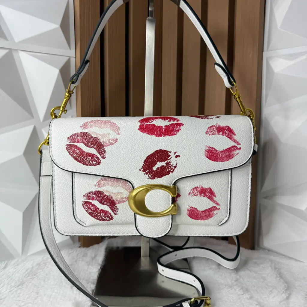 COACH Bolsa Tabby Besos Mediana Blanca c/Dorado