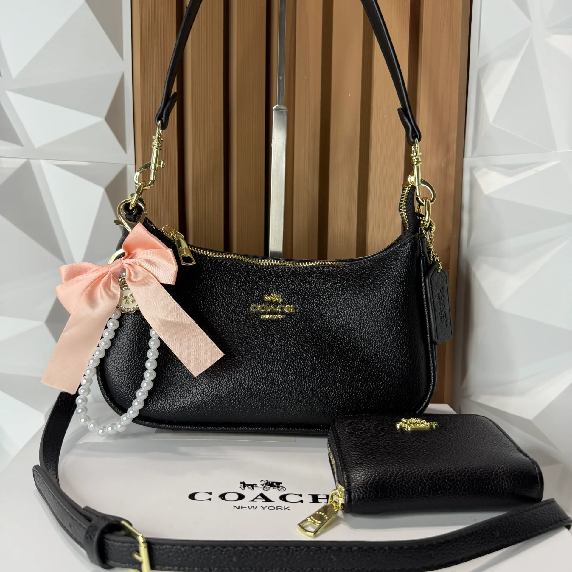 COACH Bolsa Teri set con Cartera y Llavero Colgante Negra