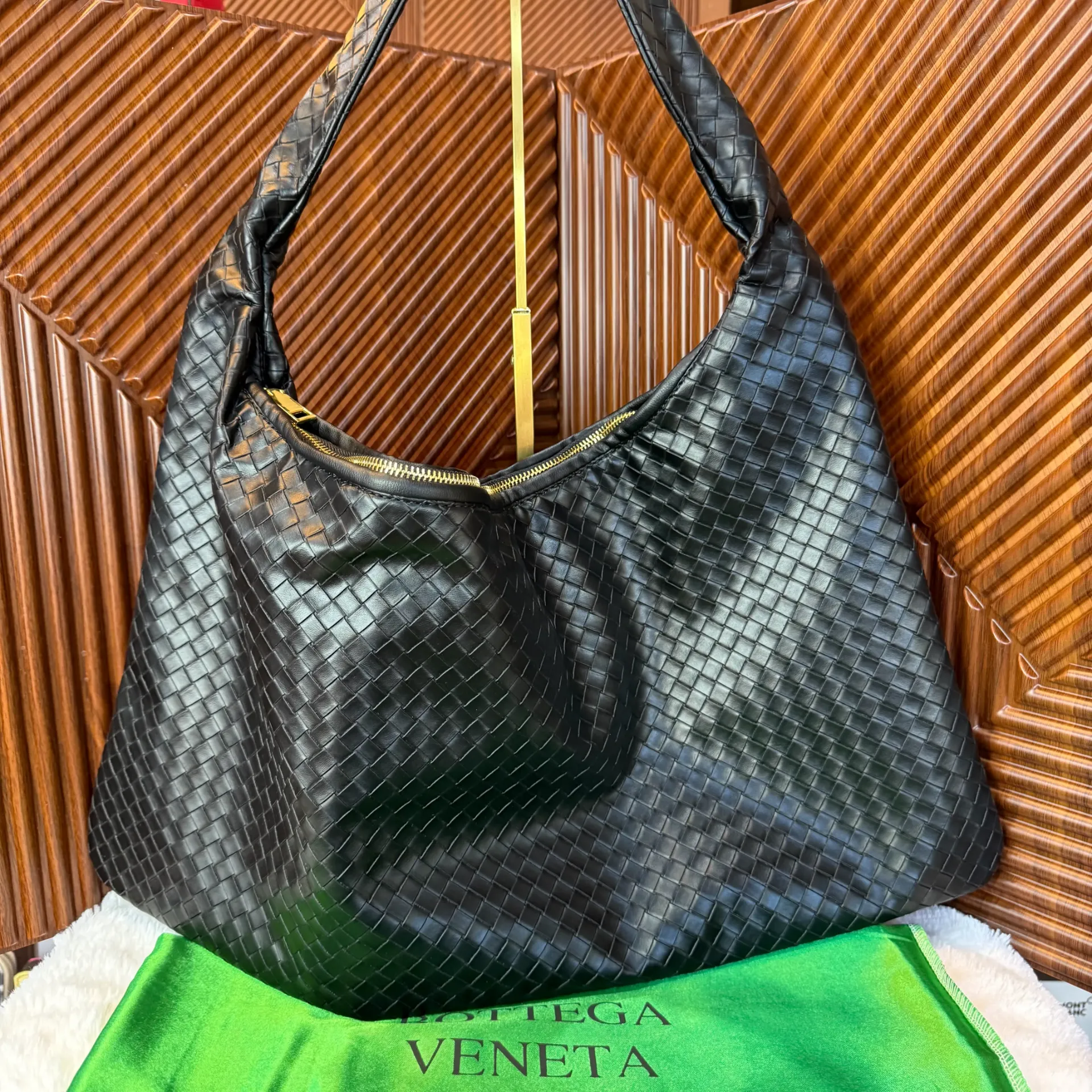 BOTTEGA VENETA Bolsa Hop Grande Negra
