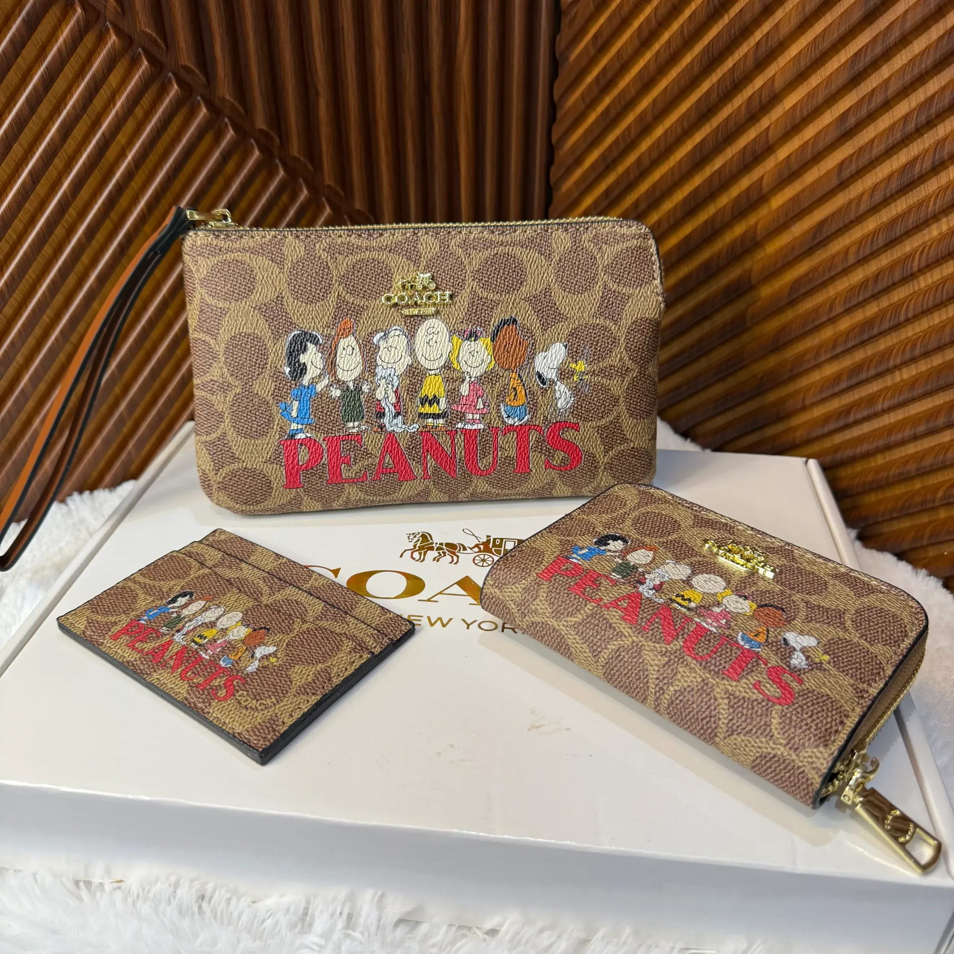 COACH Set de Carteras Snoopy Café