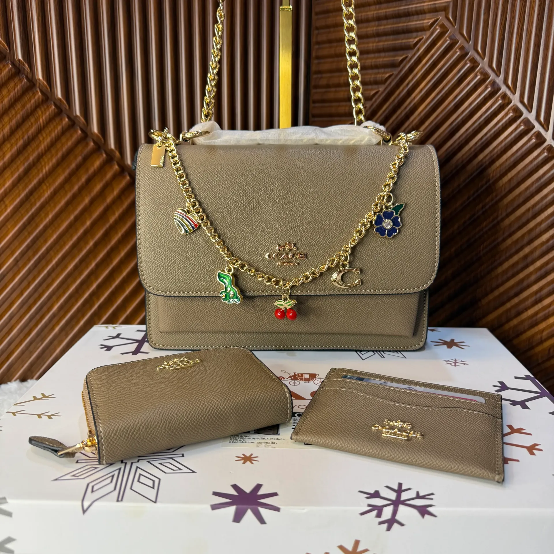 COACH Set Bolsa Klare con Carteras Café Capuchino