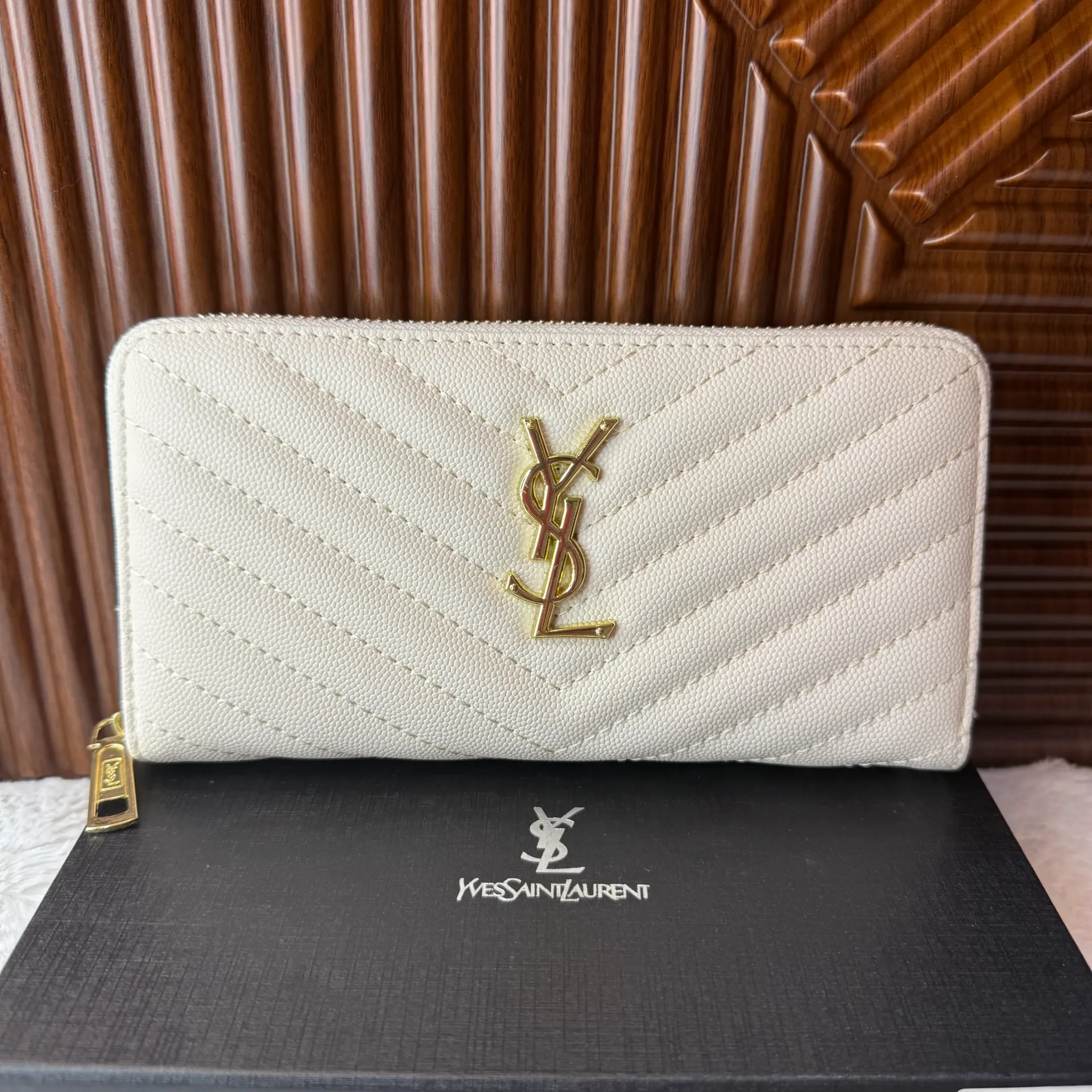 YSL Cartera Grande Acolchonada Blanca