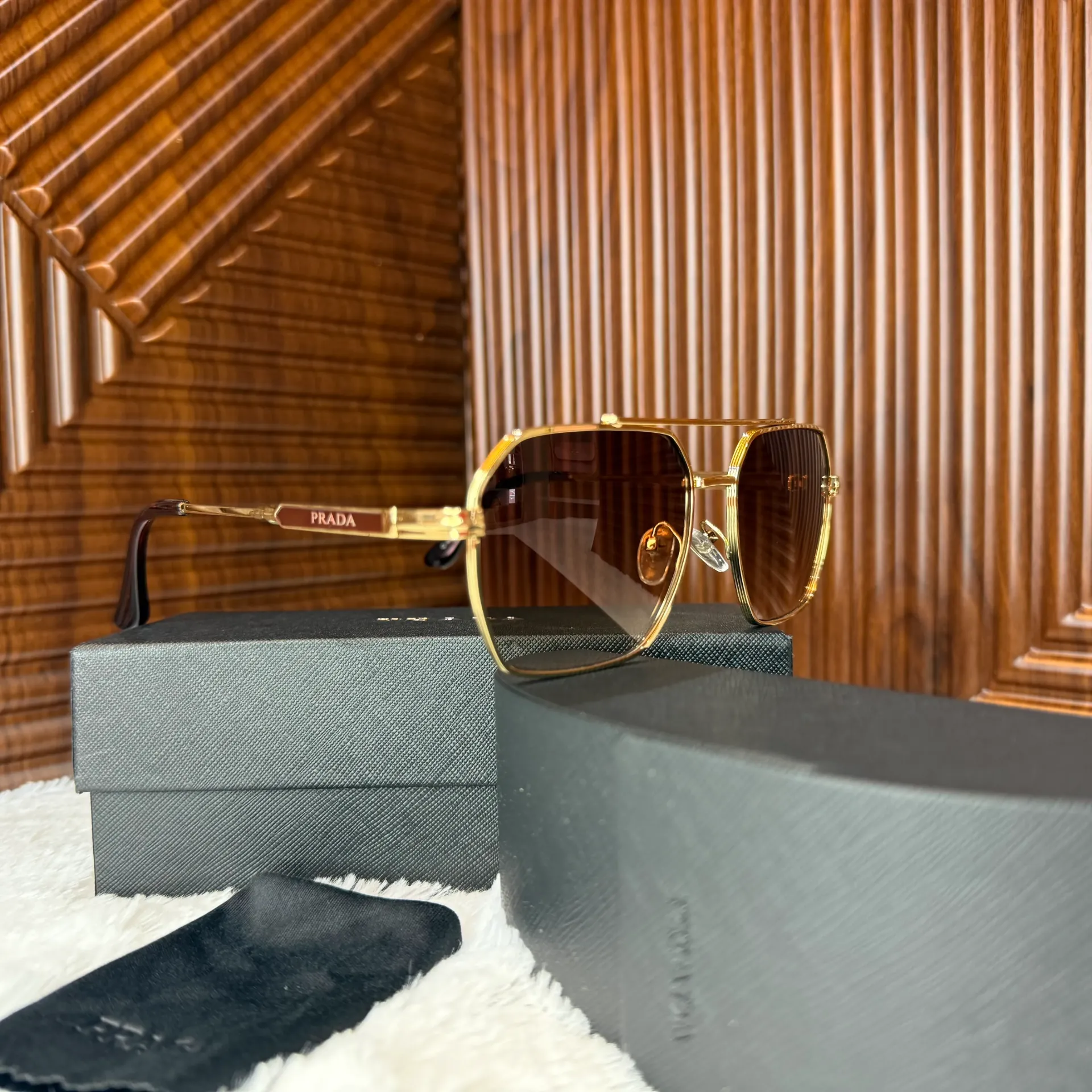 PRADA Lentes De Sol Dorados