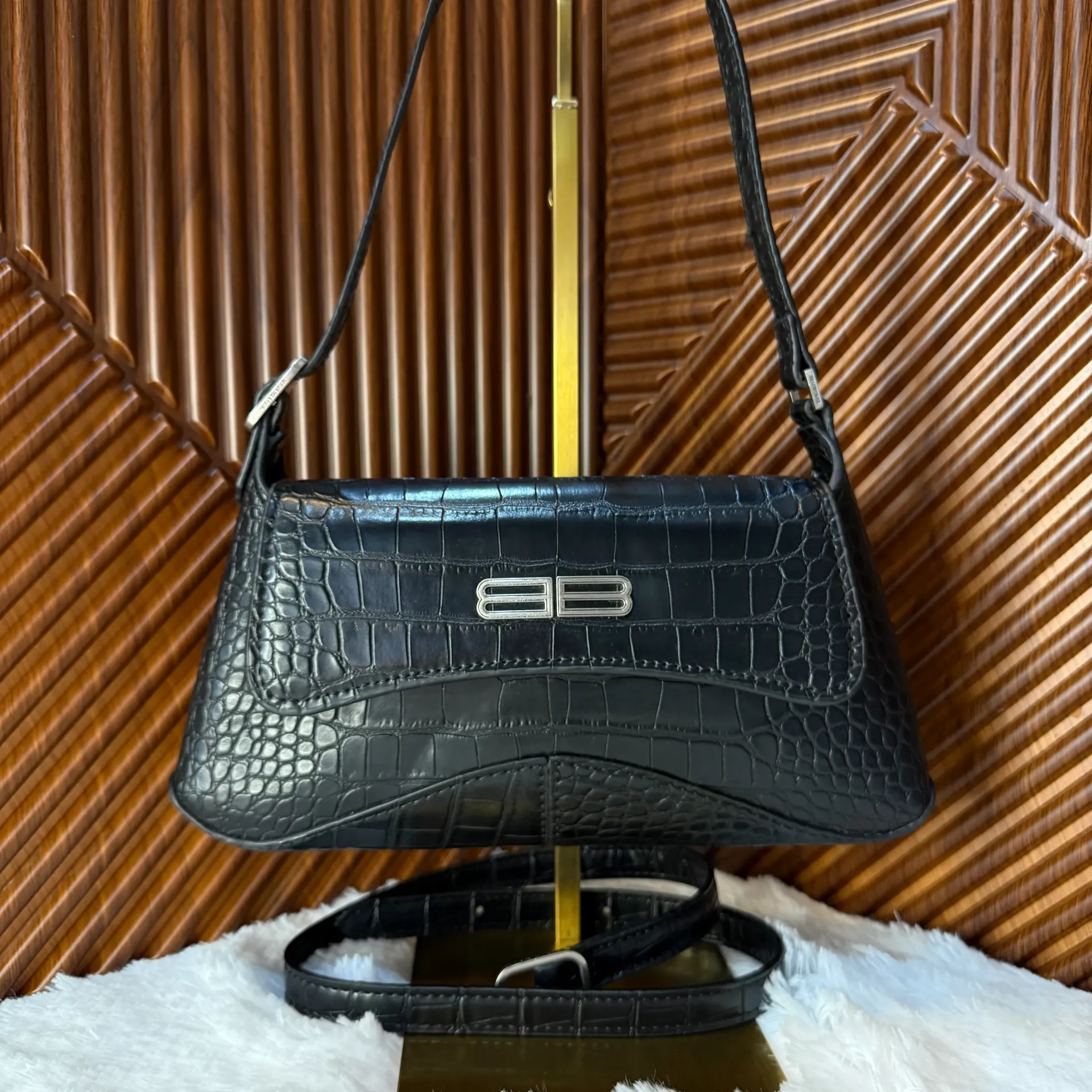 VALENCIAGA Bolsa Crossbody y de Hombro Negra