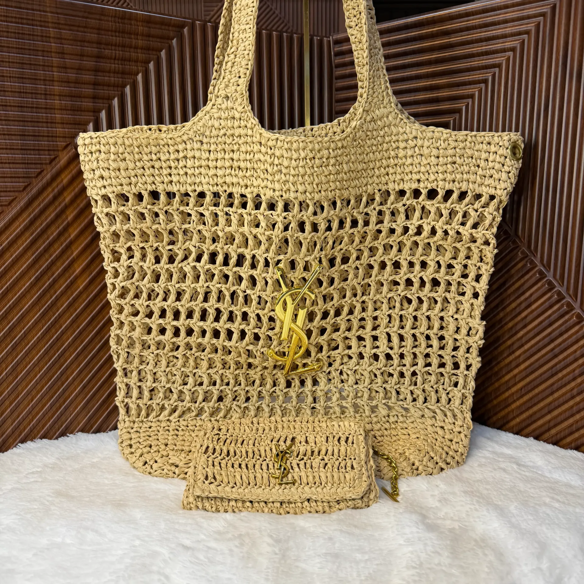 YSL Bolsa Maxi Shopper de Rafia Tejida Beige