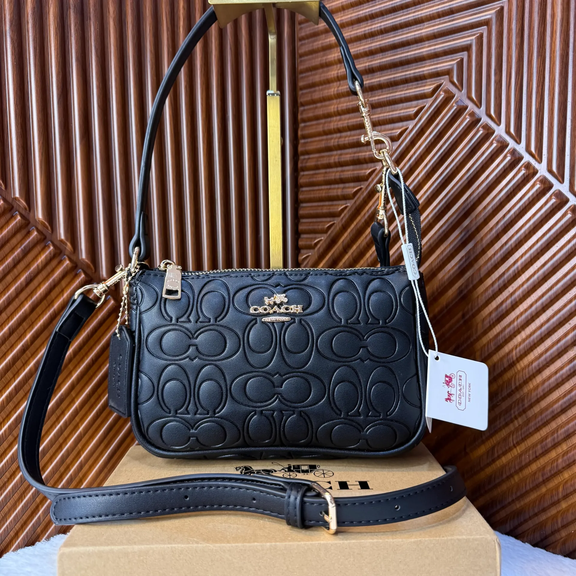 COACH Bolsa Nolita c/Relieves Negra