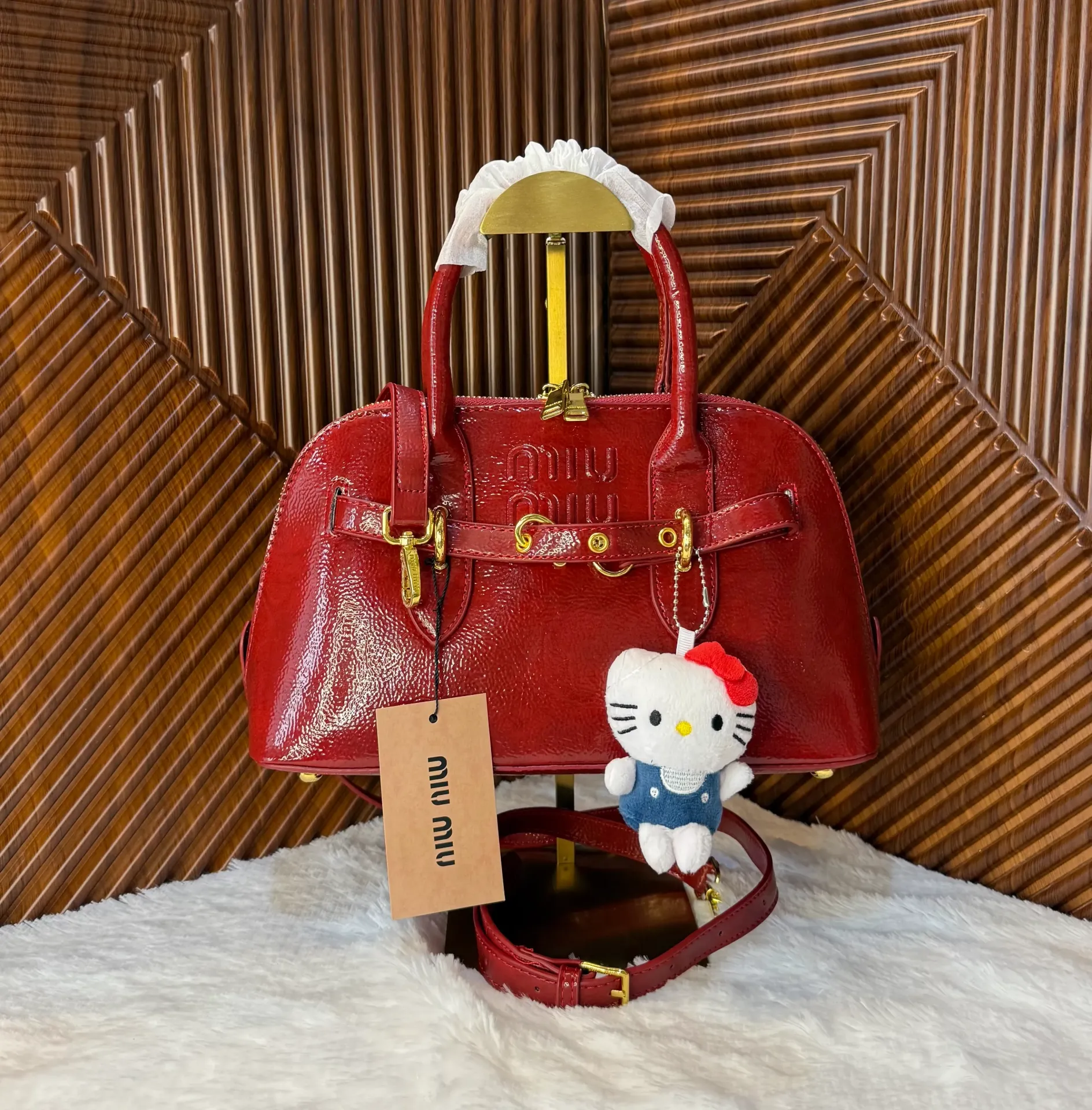 MIU MIU Bolsa Top Handle c/Hello Kitty Roja