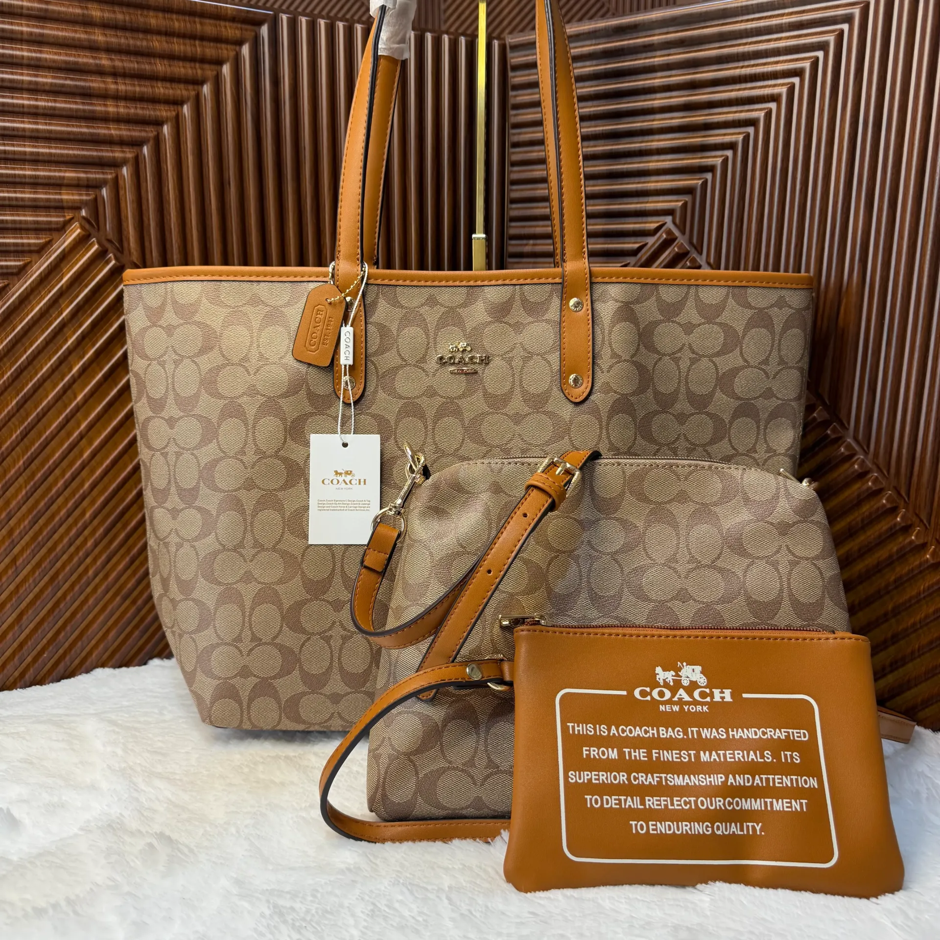 COACH Bolsa Tote Triple Reversible Café Hograma / Camel