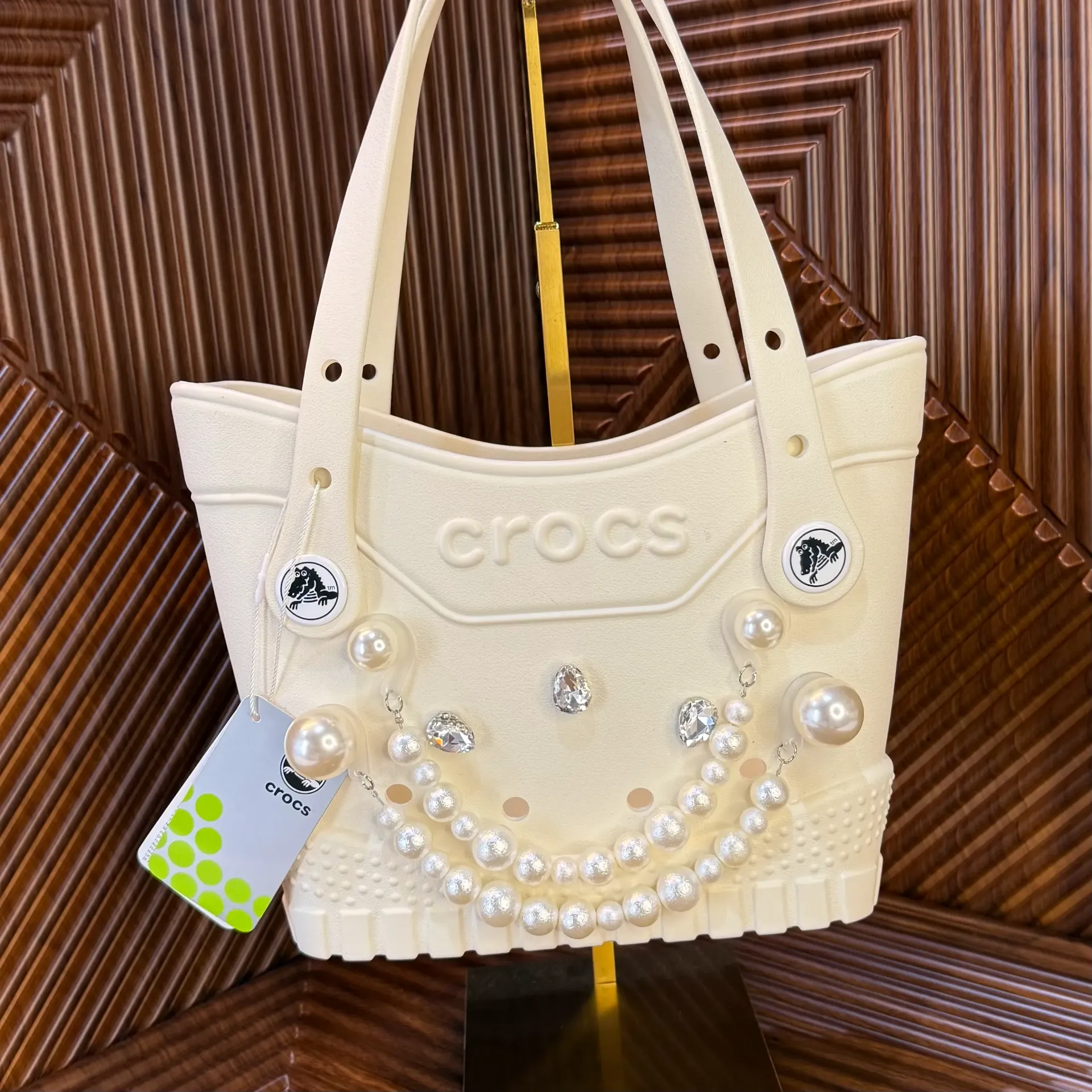 CROCS Bolsa Tote Pequeña c/Pins Blanca