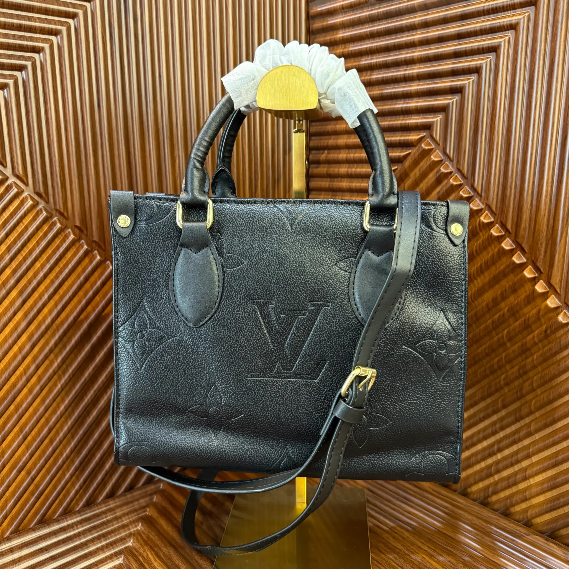 LV Bolsa Onthego Negra