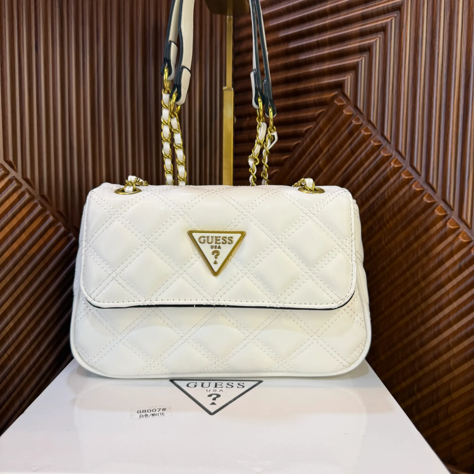 GUESS Bolsa Giully Crossbody Blanca Acolchonada