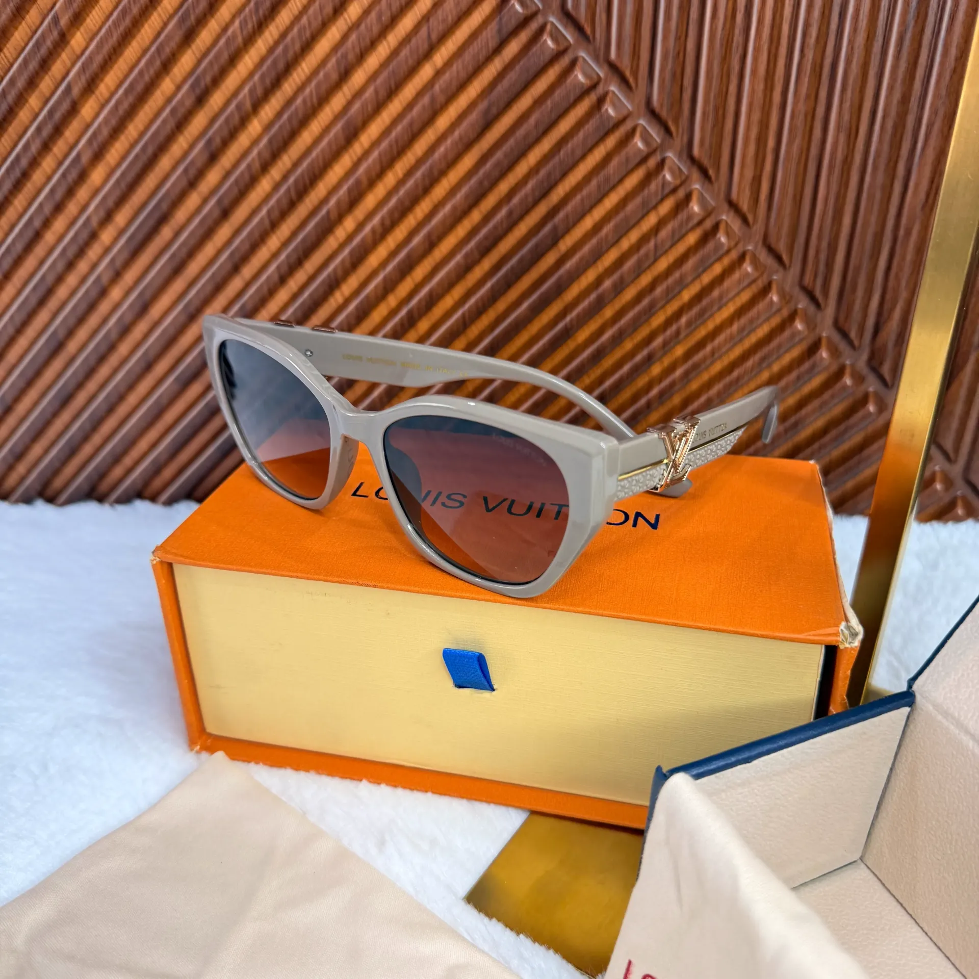 LV Lentes de Sol Marco Gris