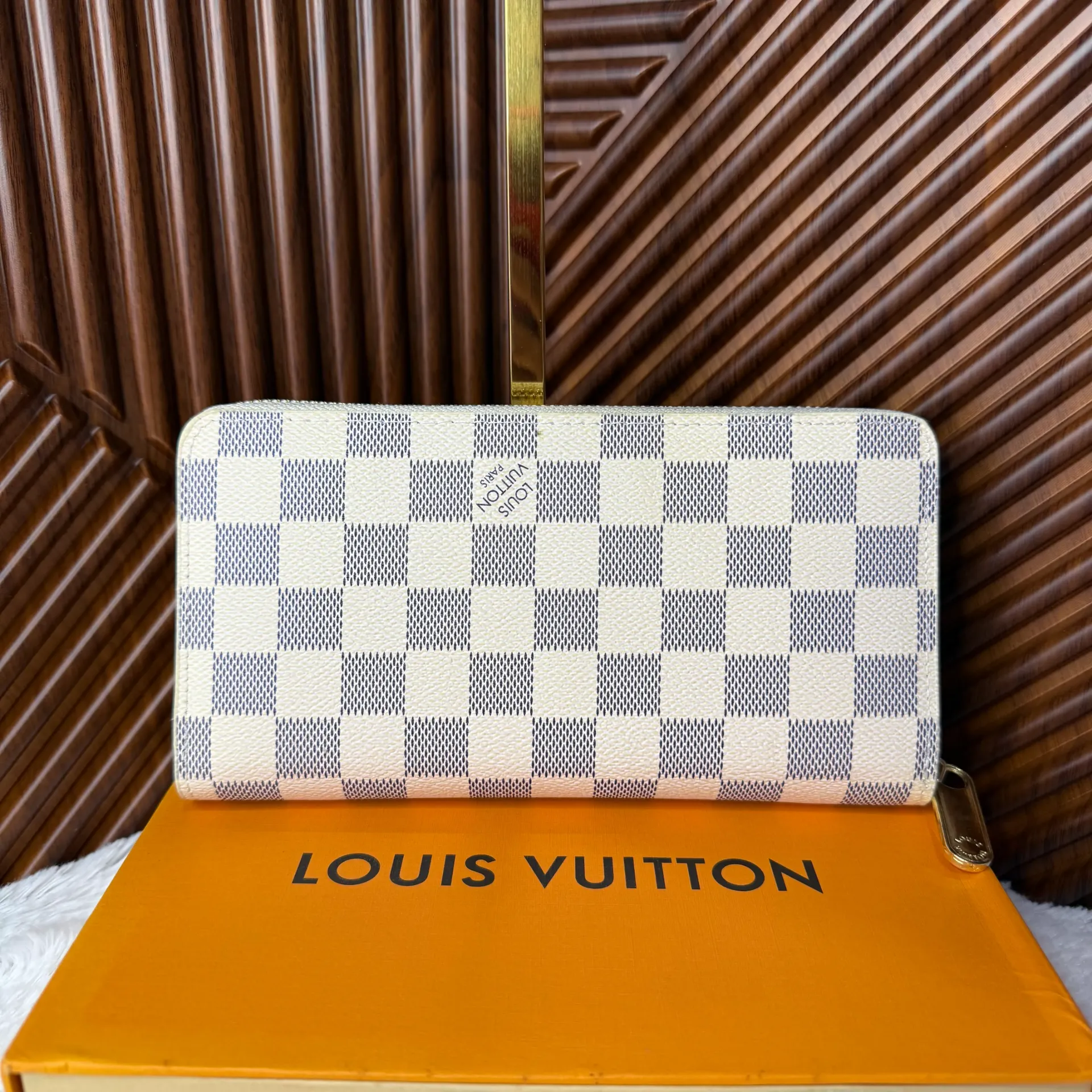 LV Cartera Grande Blanca Holograma