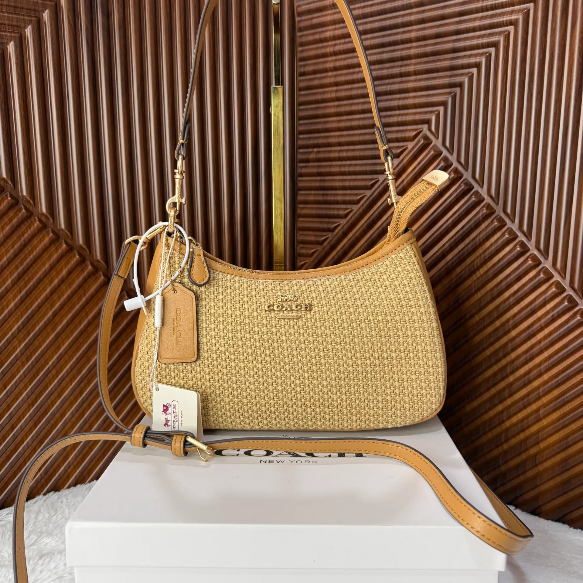 COACH Bolsa Teri Rafia Beige