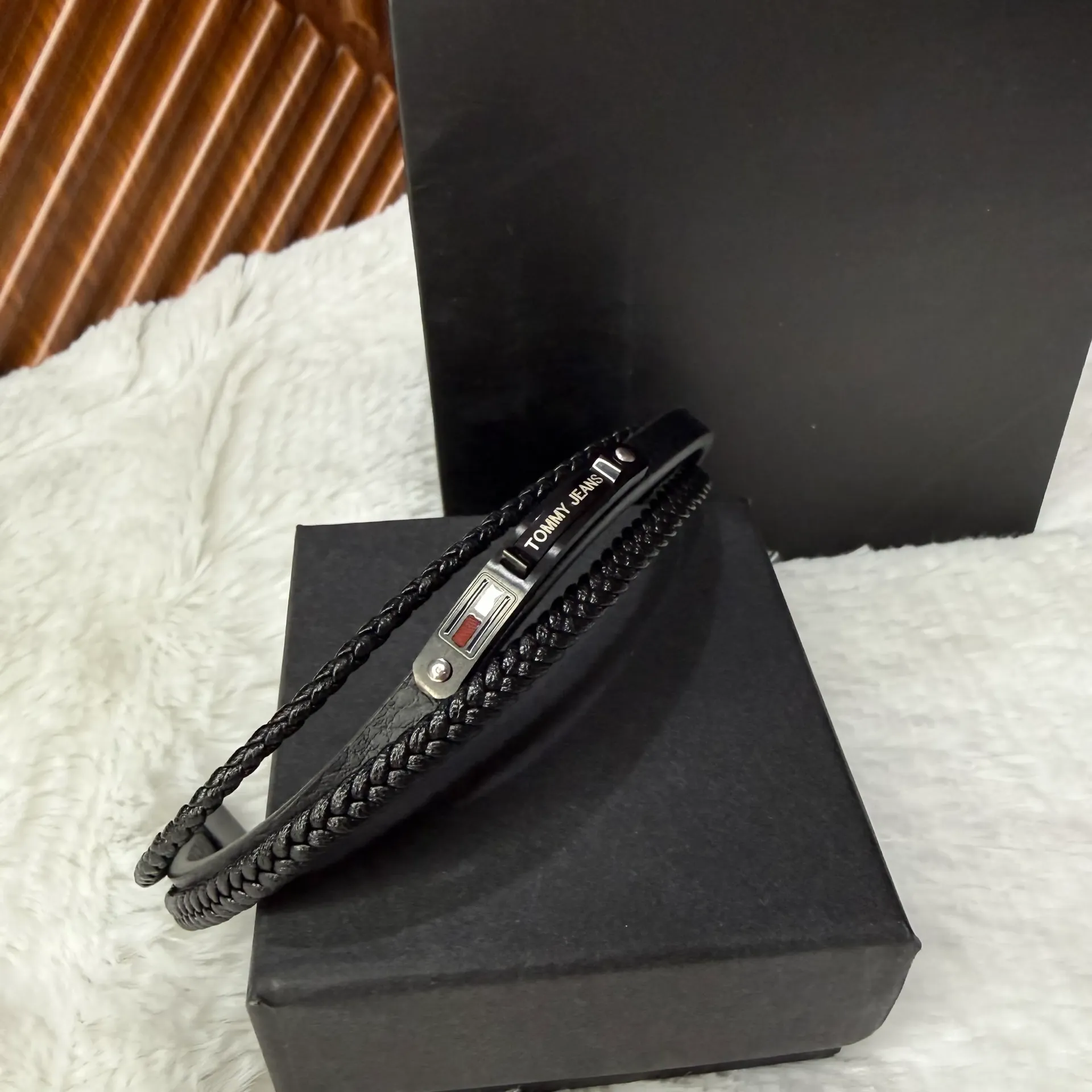 TOMMY HILFIGER Pulsera de Cuero Trenzado Negra