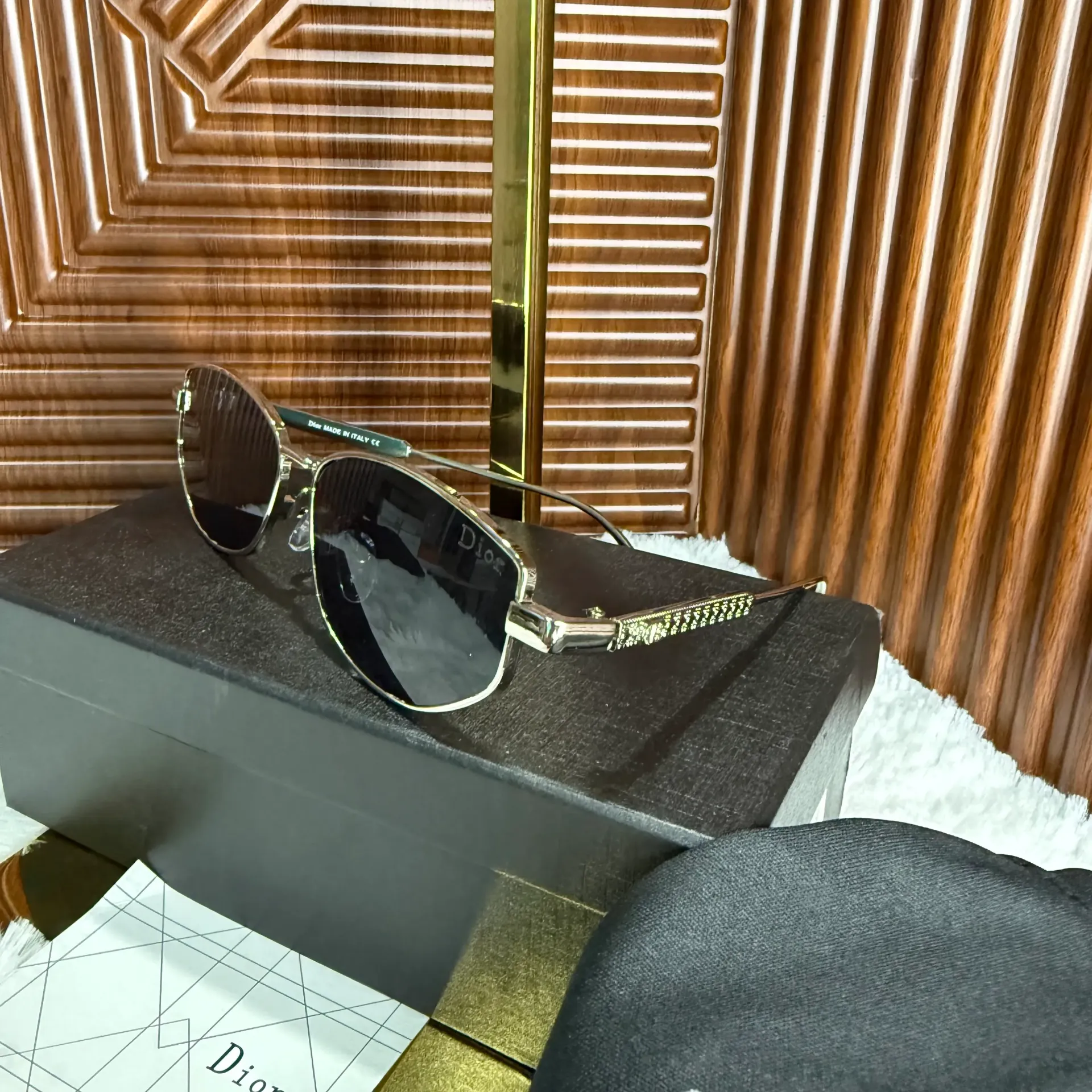 CHRISTIAN DIOR Lentes de Sol Negro c/Plateado