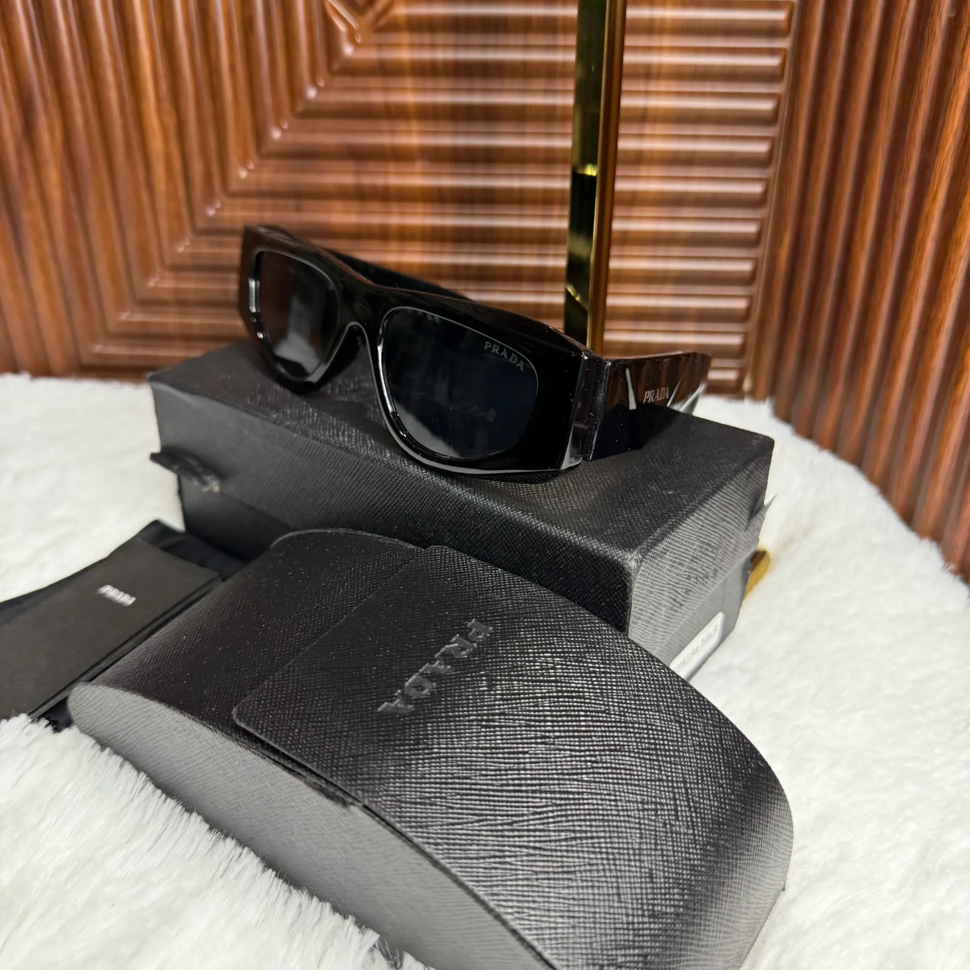 PRADA Lentes de Sol Negros