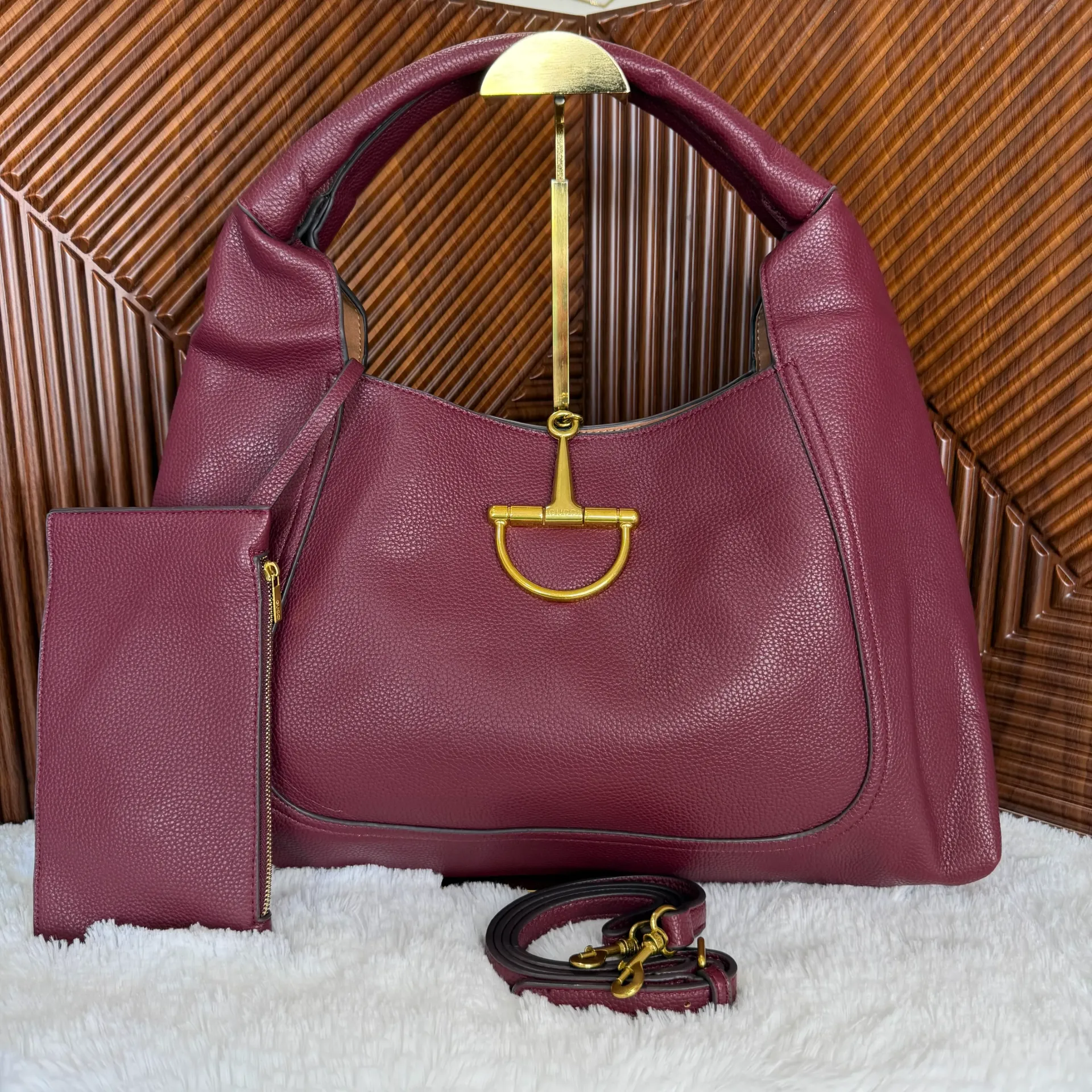 GUCCI Bolsa Softbit Maxi Vino