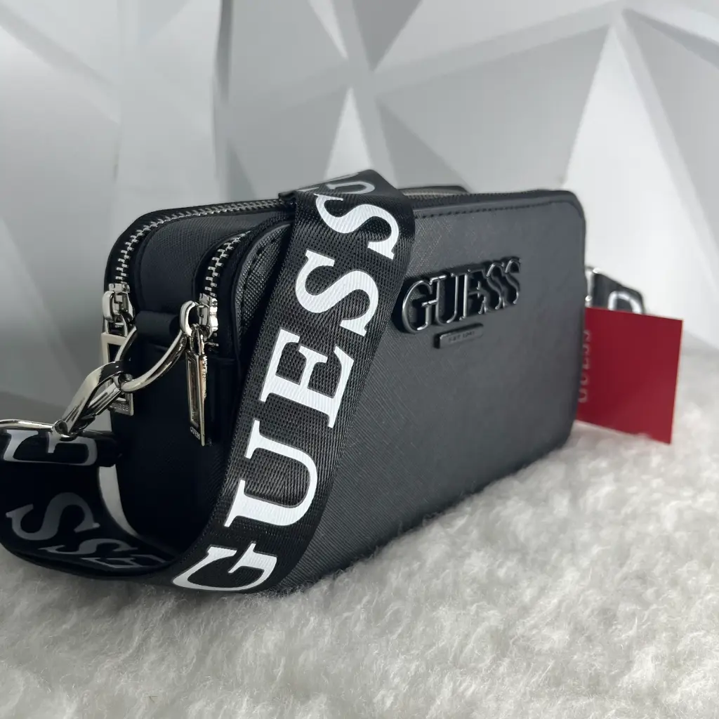 GUESS Bolsa Camera Crossbody Negra