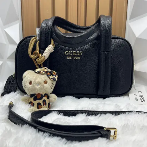 GUESS Bolsa Satchel Hello Kitty Negra