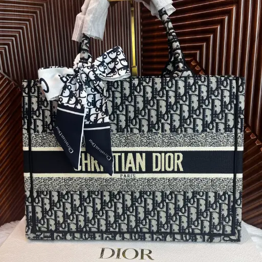 CHRISTIAN DIOR Bolsa Tote Book Mediana Azul