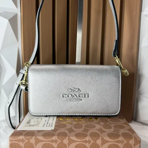 COACH Bolsa Crossbody Metálica Plateada