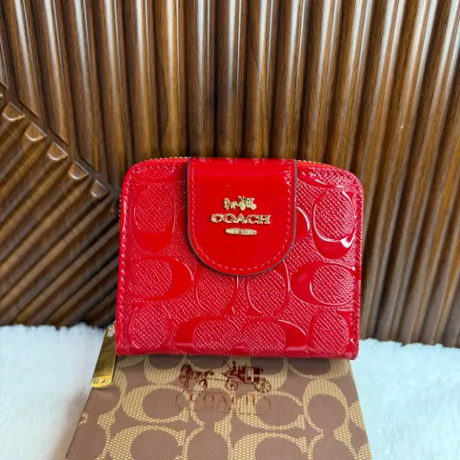 COACH Cartera Chica Relieves Roja Charol