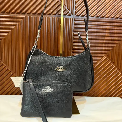 COACH Bolsa Teri Con Relieve Negra c/monedero