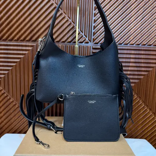 COACH Bolsa Shoulder Brooklyn 23 con Flecos Negra